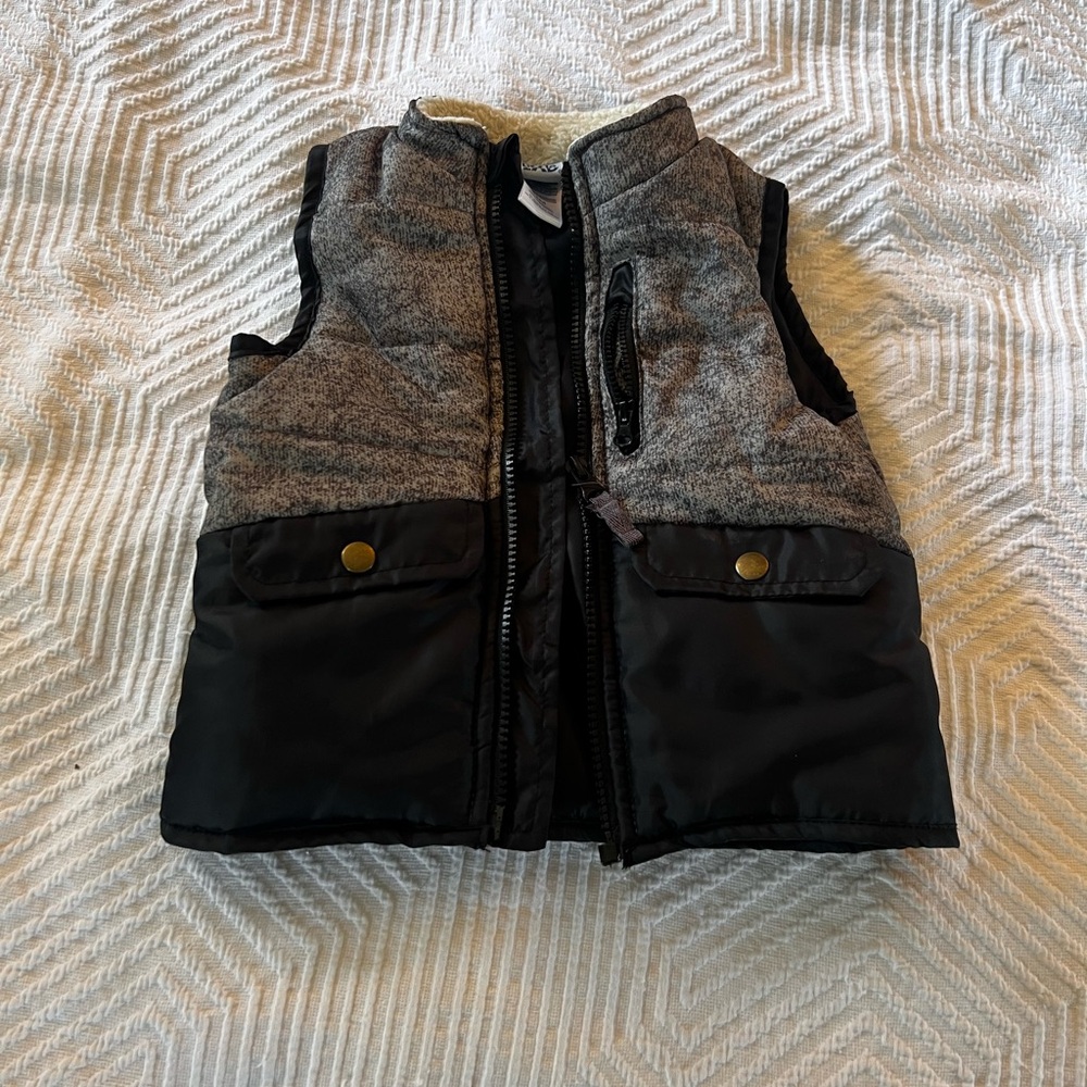 Little Lad Stylish‎ Gray and Black Kids Vest size 24 months